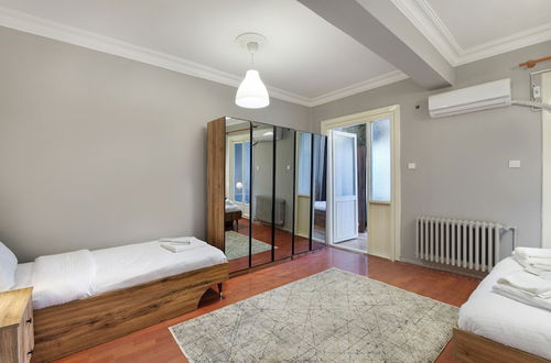 Photo 5 - Marvelous Bright 4BR Ap in Taksim Square