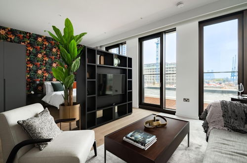 Photo 10 - Immaculate New Studio Apartment in Canary Wharf