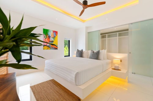 Foto 11 - Beautiful 4 Bedroom Luxury Villa with Sea Views - KBR2