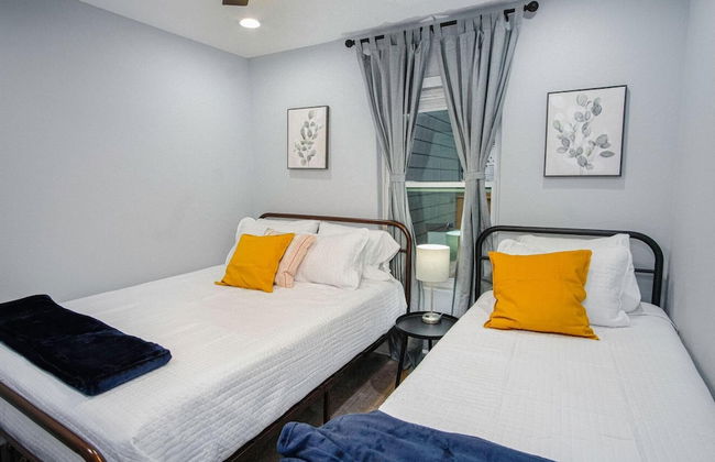 Exceptional 5BR So Close to Riverwalk and Downtown - Photo 8