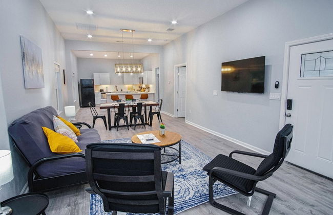 Exceptional 5BR So Close to Riverwalk and Downtown - Photo 4