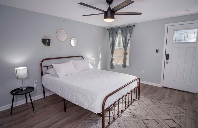 Exceptional 5BR So Close to Riverwalk and Downtown - Photo 13
