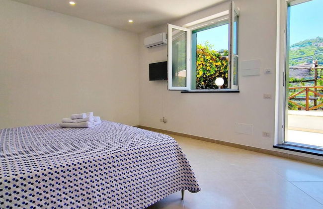 Villa in Lemon Grove With Sea Views & Sea Breeze - Photo 3