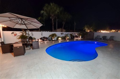Foto 34 - Pines Paradise - Luxury Home Pool BBQ Parking