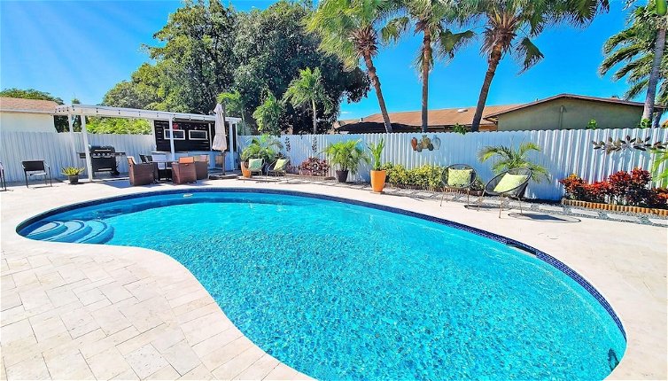 Foto 1 - Pines Paradise - Luxury Home Pool BBQ Parking