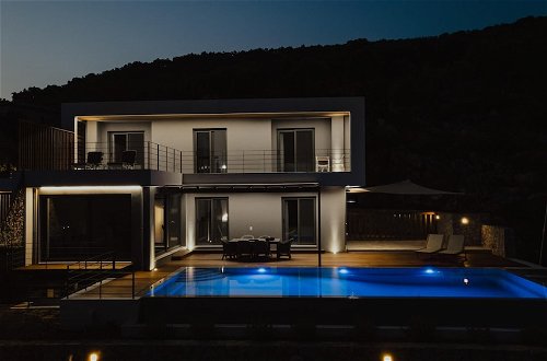 Foto 4 - Luxury 2S Villa Alpha With Private Pool