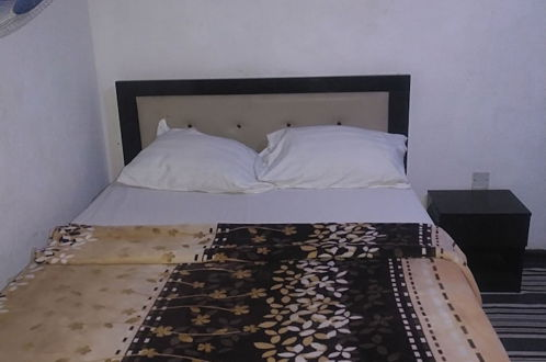 Foto 4 - Room in House - Unrivaled Comfort at Val's Residence With King-sized bed
