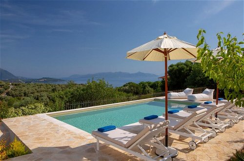 Foto 14 - Serene Villa Meganisi - Seaview Private Pool