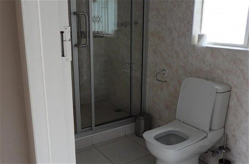 Photo 7 - 2 Bedroomed Apartment With En-suite and Kitchenette - 2070