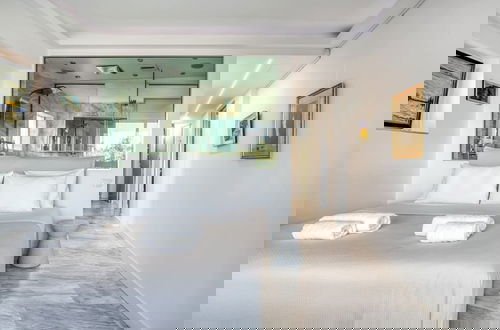 Photo 24 - South Blue Luxury Apartment in Vouliagmeni