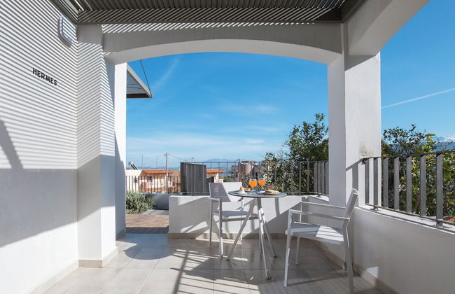 Hermes & Dione - Photo 69