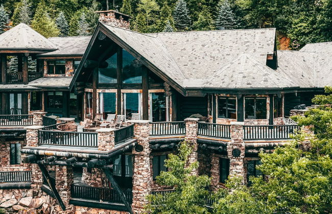 Forge Lake Lodge in Topton - Photo 3