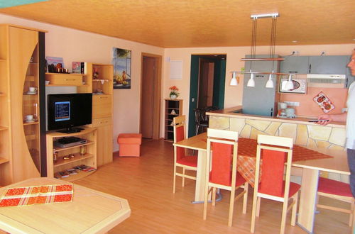 Photo 14 - Captivating Apartment in Lichtenhain With Pond