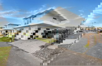 Foto 1 - Brand new Luxury Villa on a Small-scale Park With its own Jetty