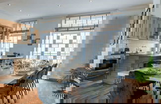 Foto 1 - Beautiful and Spacious Vacation Home With Parking