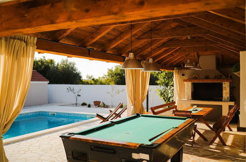 Foto 57 - Villa in Pridraga With Swimming Pool and 5-person Jacuzzi