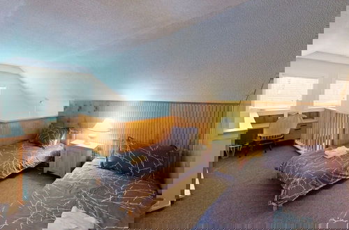 Foto 11 - Woods Resort and Spa by RedAwning