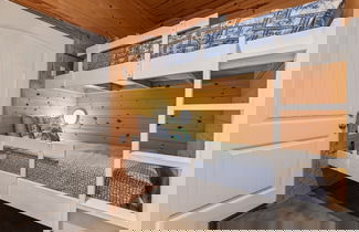Foto 3 - Prime Location 5 Bedrooms Pool Sleeps 14