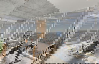 Foto 1 - High Rise Luxury Condo With Lake & City Views