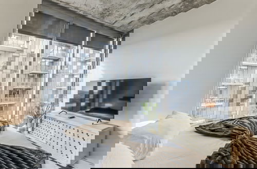 Foto 2 - High Rise Luxury Condo With Lake & City Views