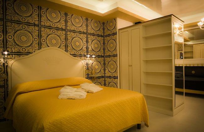 Leucosya Luxury Rooms - Photo 11