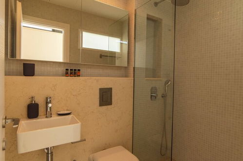 Foto 44 - Luxury Villa Mirror - 200meters From The Beach