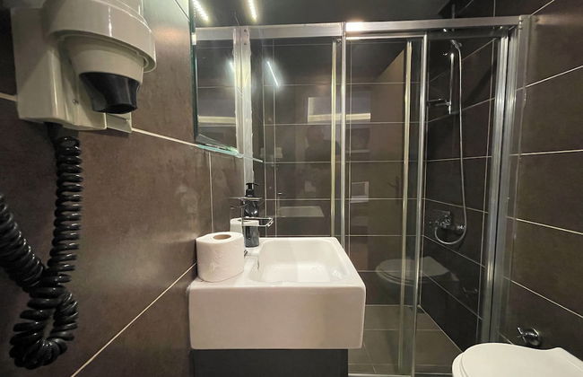 Elegance Suites - Photo 36
