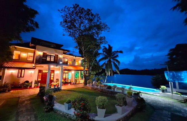 MYH - Lake Front Pvt Villa - Photo 40
