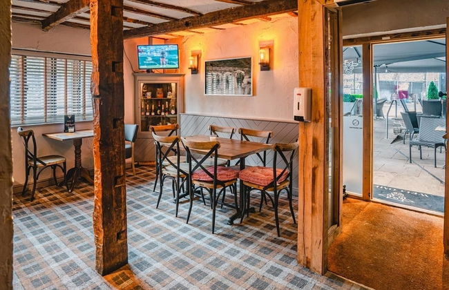 Charming 1-bed Loft in Caerleon - Photo 8