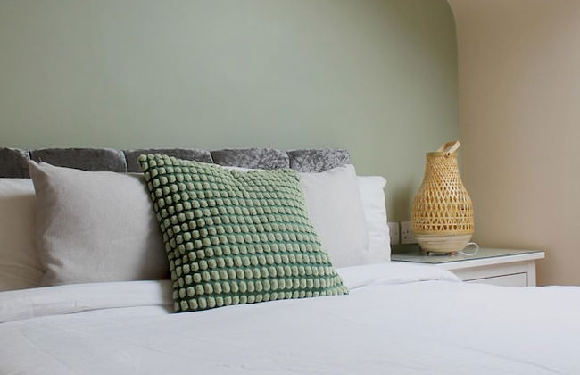 Charming 1-bed Loft in Caerleon - Photo 2