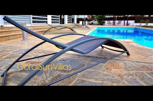 Photo 45 - villa 200m To The Coral Bay Strip, Large Pool