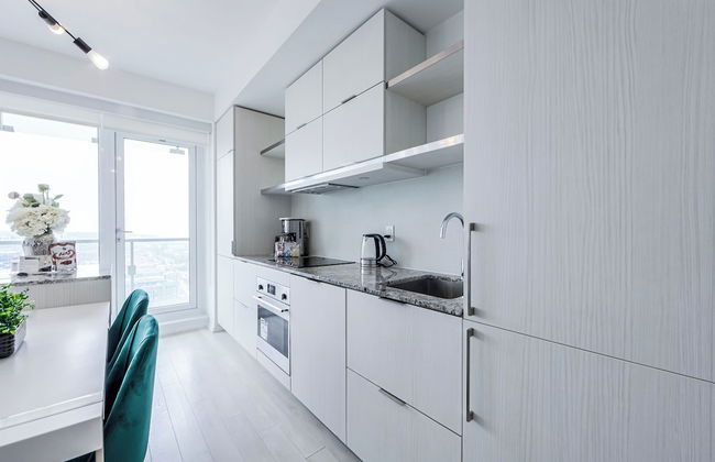 City View High Floor Bay & Gerrard Pet Friendly Condo Walk to Sick Kids Hospital - Photo 20