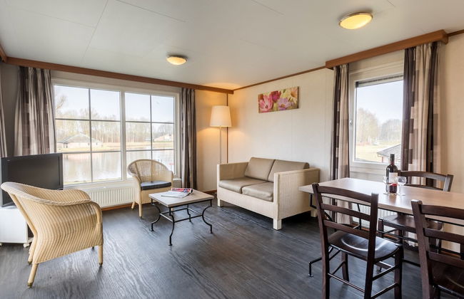 Well Furnished Mobile Home with Microwave near Water - Foto 9