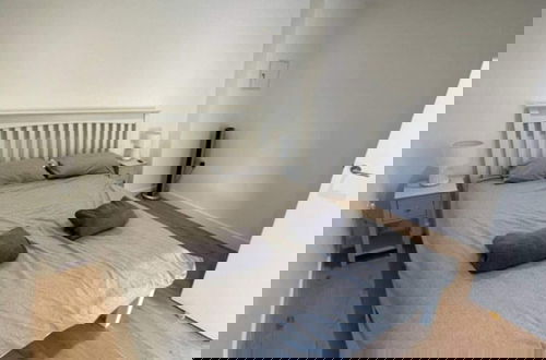 Foto 2 - Modern 1BD Flat Near River Thames, Battersea!
