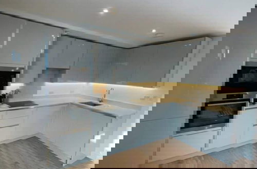 Foto 7 - Modern 1BD Flat Near River Thames, Battersea!