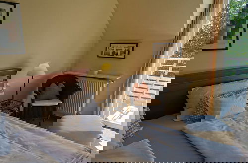 Foto 2 - \