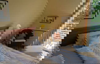 Foto 2 - \