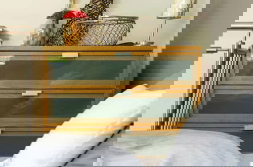Foto 6 - Romantic Apartment With Balcony