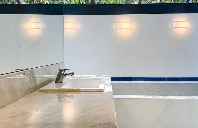 Arquitetura única na Granja Viana - Foto 23