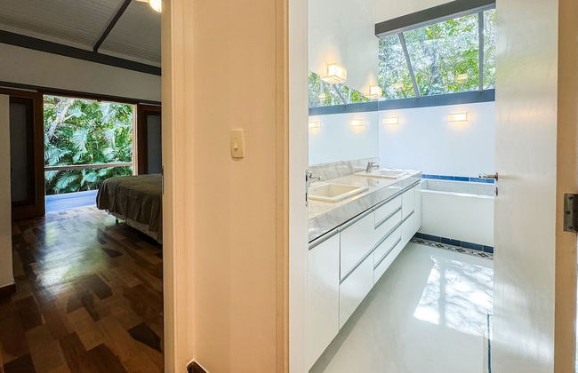 Arquitetura única na Granja Viana - Foto 5