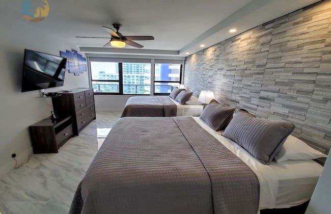 Alexander 1103 4 Bedroom Apts by RedAwning - Photo 6