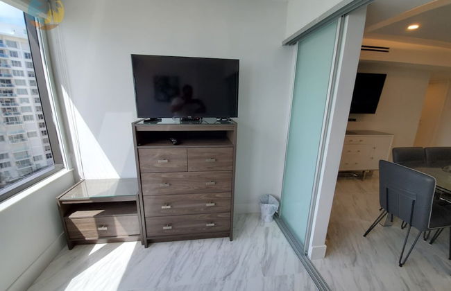 Alexander 1103 4 Bedroom Apts by RedAwning - Photo 51