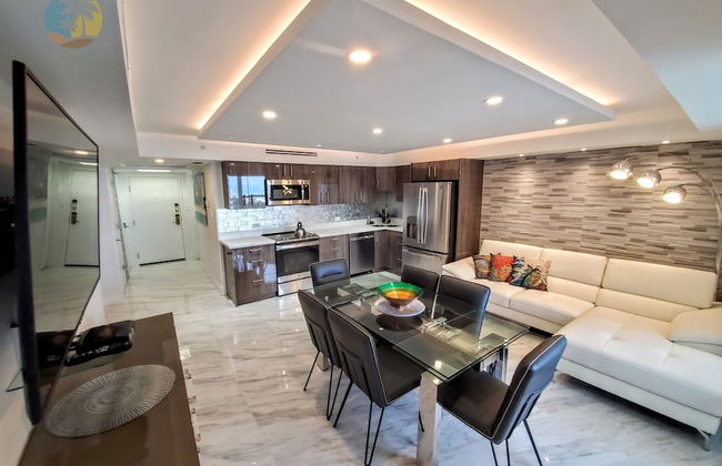 Alexander 1103 4 Bedroom Apts by RedAwning - Photo 16
