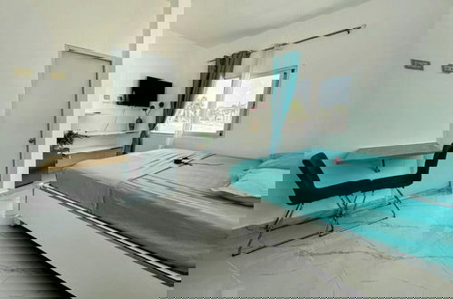 Photo 2 - Mariposa Apartments