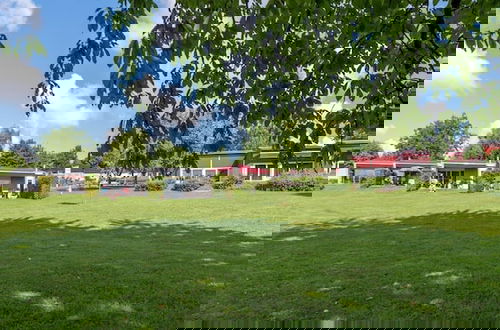 Photo 9 - Nice Bungalow With Sauna and Bubble Bath, on a Holiday Park, 4 km. Valkenburg