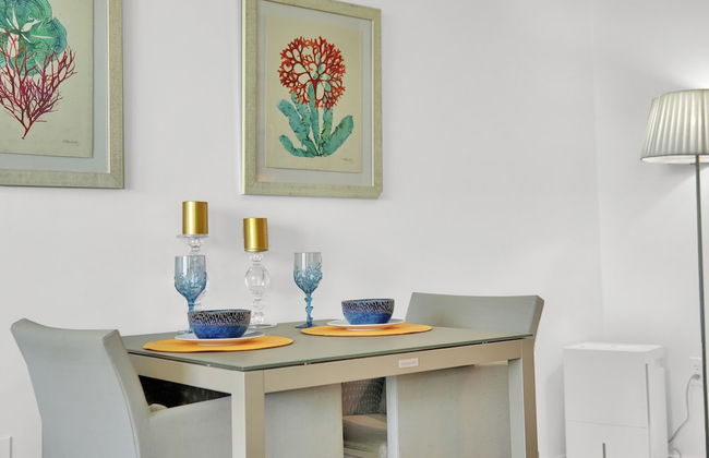 Beautiful Blue Gold Studio Ocean View - Photo 14
