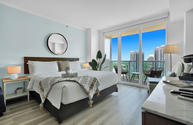 Beautiful Blue Gold Studio Ocean View - Photo 9