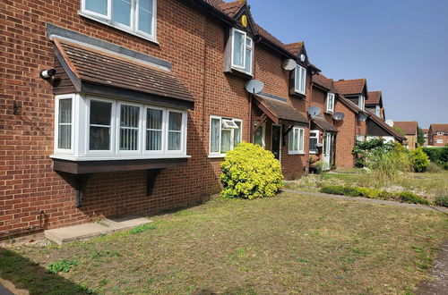 Photo 23 - Stunning Well Decorated 1bed Apartment in Dartford