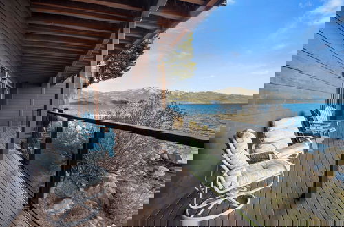 Foto 43 - Soak in Luxury Lake Views of Tahoe From Deck