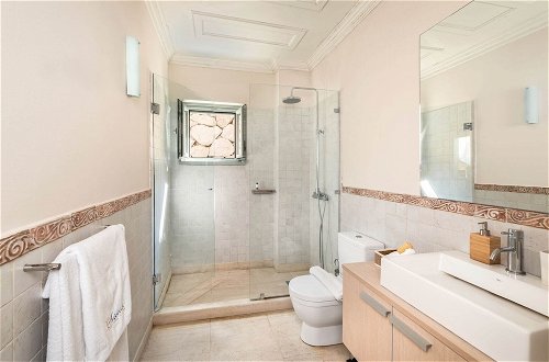 Foto 18 - Luxurious Villa in Vasiliki with Swimming Pool & Hot Tub